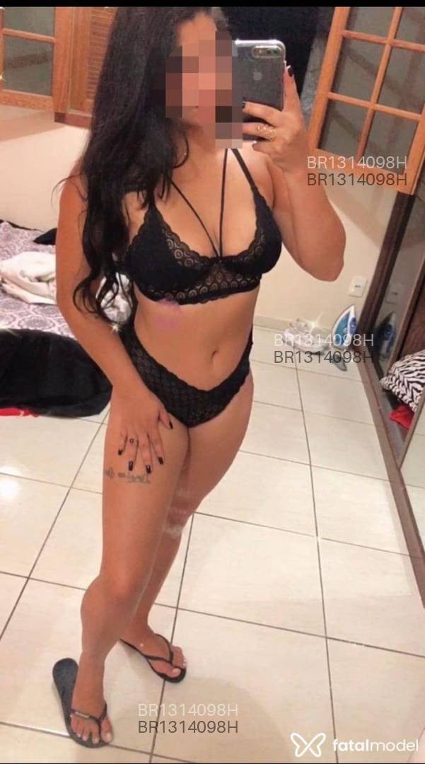 Acompanhante mulher com cabelo castanho de olhos castanhos em Passos Acompanhante mulher com cabelo castanho de olhos castanhos em Passos - Lavínia Fernandes