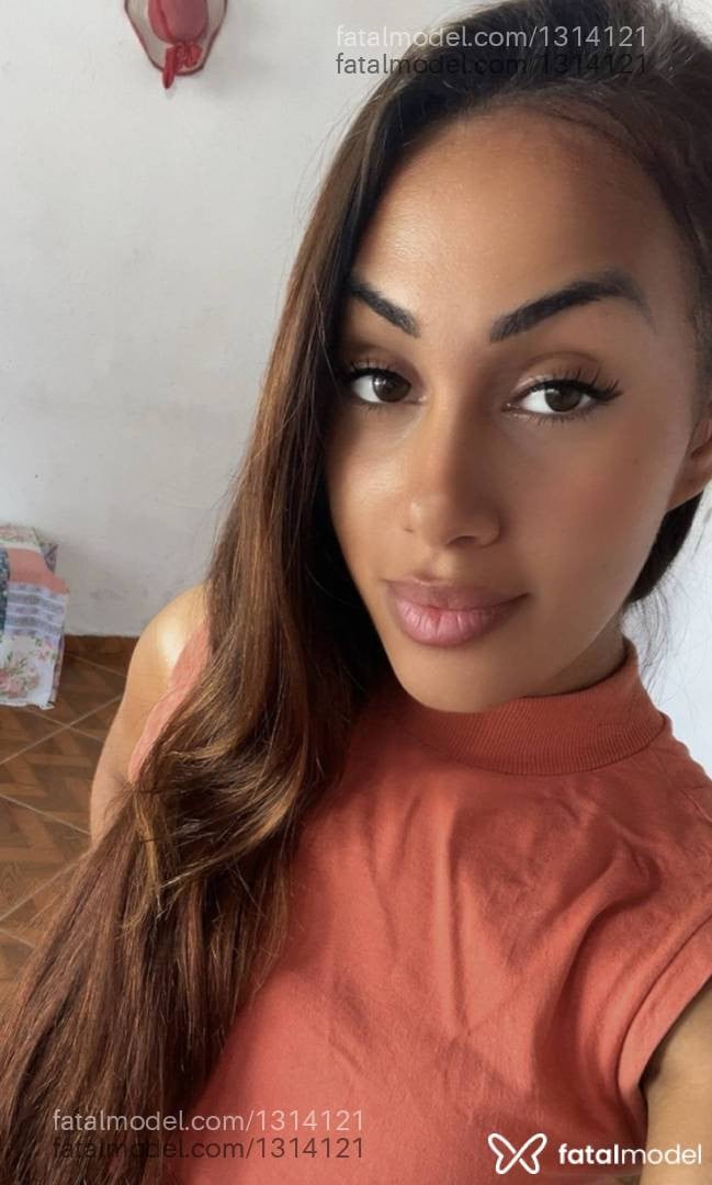 Acompanhante mulher trans com cabelo castanho de olhos mel em Navegantes - Amanda Rangel