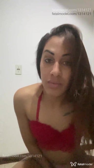 Acompanhante mulher trans com cabelo castanho de olhos mel em Navegantes - Amanda Rangel