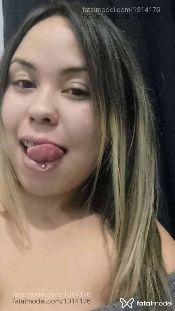 Acompanhante mulher loira (o) de olhos castanhos - Ysis