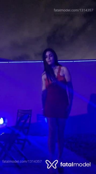 Acompanhante mulher morena (o) de olhos castanhos - ANUNCIANTE