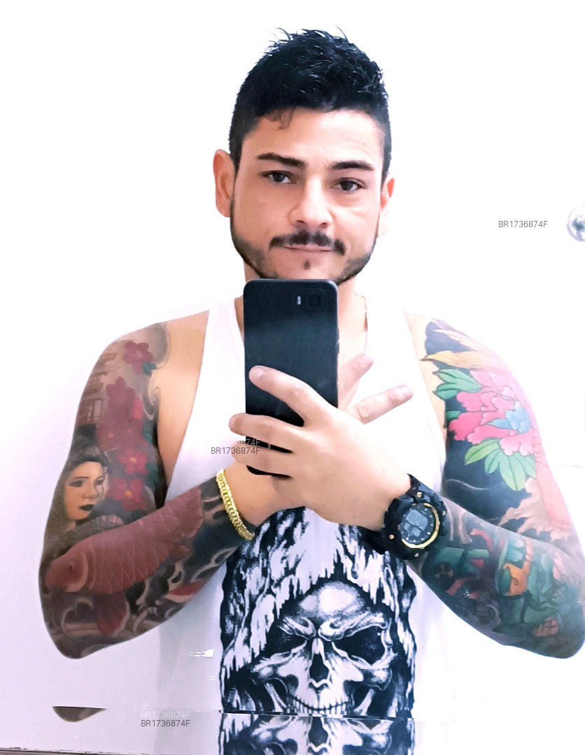 Acompanhante homem morena (o) de olhos castanhos em Pouso Alegre - Oshiro