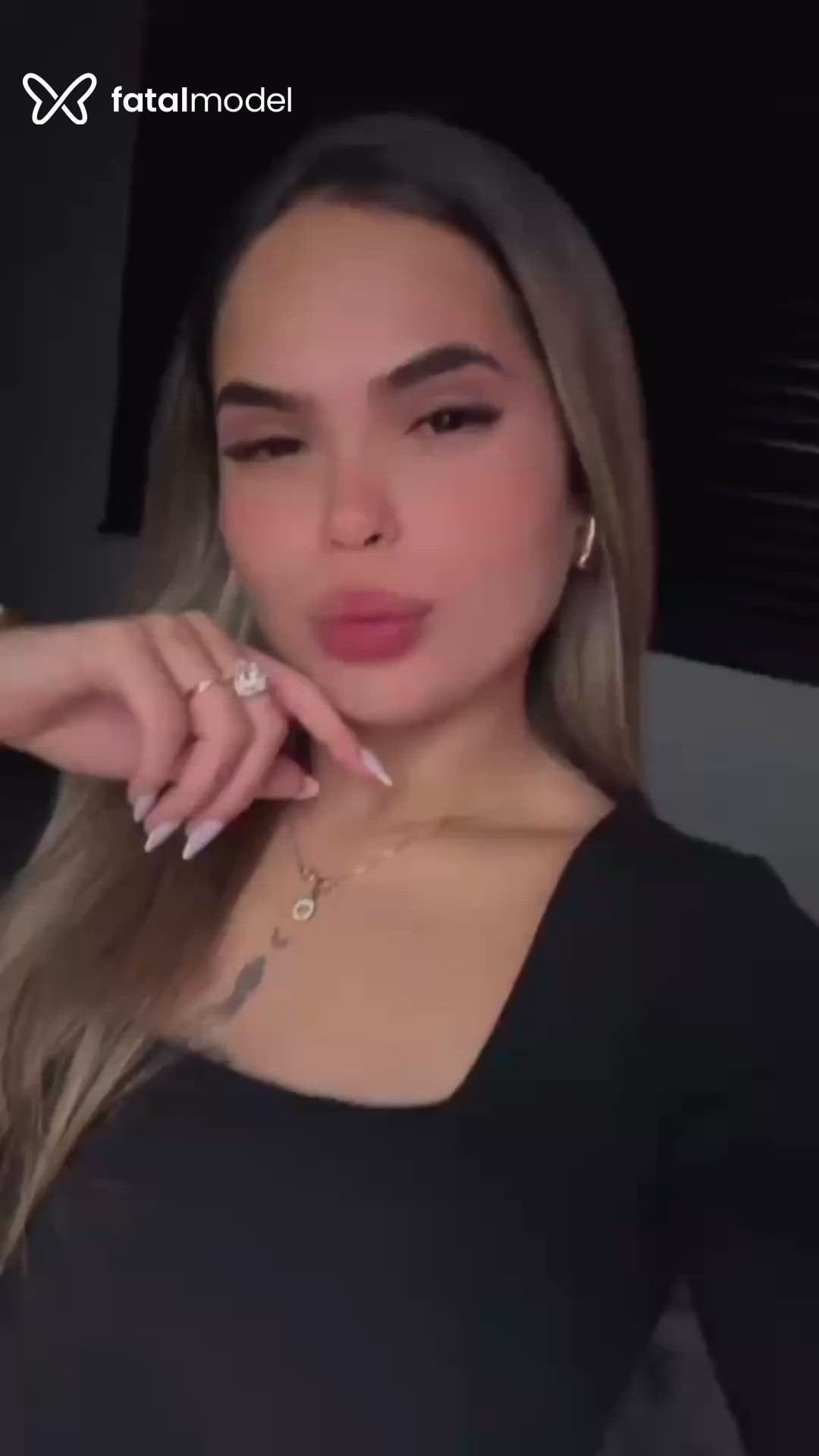 Acompanhante mulher loira (o) de olhos castanhos em São Lourenço Acompanhante mulher loira (o) de olhos castanhos em São Lourenço - Majuu