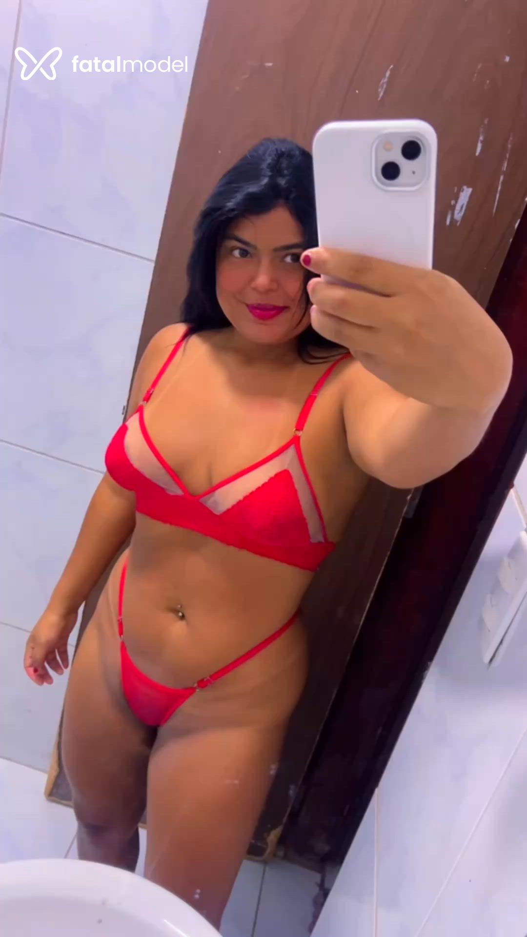 Acompanhante mulher morena (o) de olhos pretos - índinha