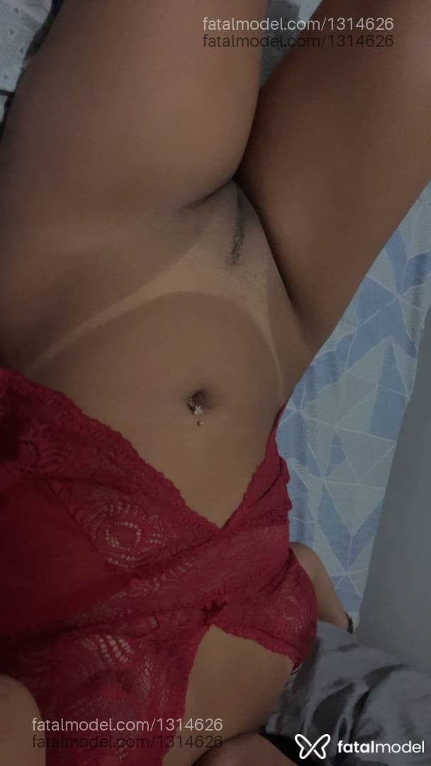 Acompanhante mulher morena (o) de olhos pretos - índinha