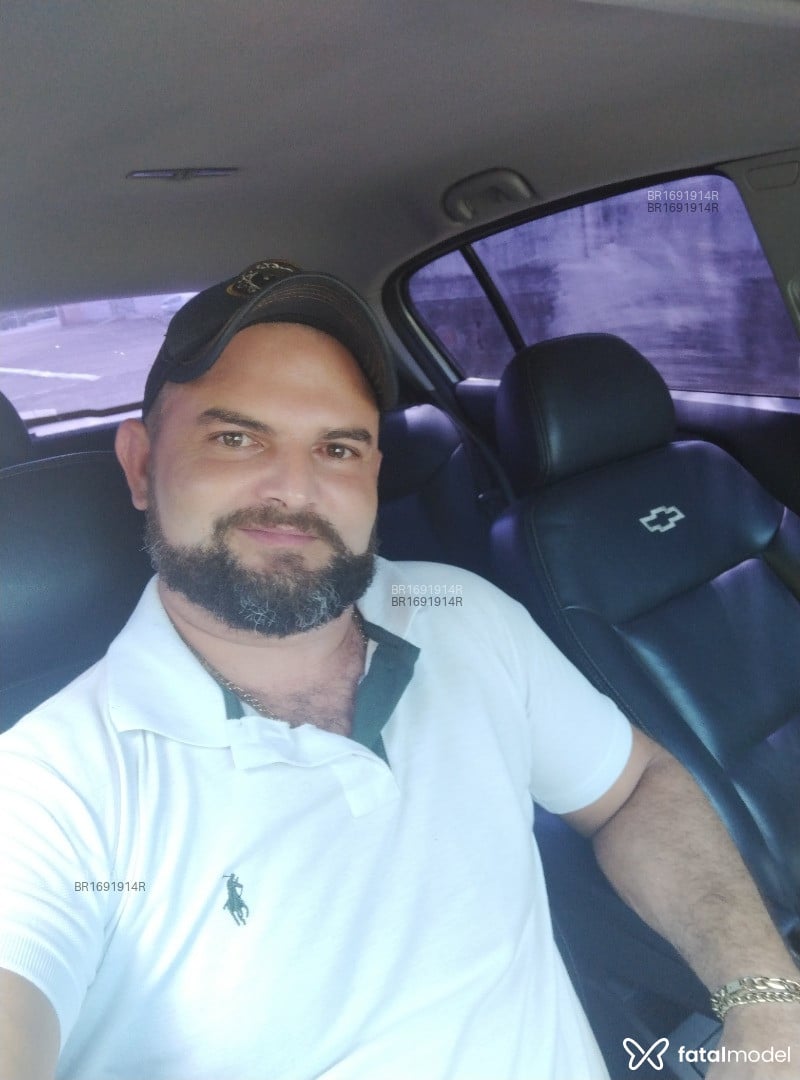 Acompanhante homem com cabelo castanho de olhos castanhos em Caxias do Sul - Marcelo Mustang