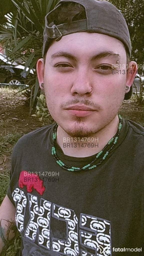 Acompanhante homem com cabelo castanho de olhos castanhos em Mauá Acompanhante homem com cabelo castanho de olhos castanhos em Mauá - Alex Borges