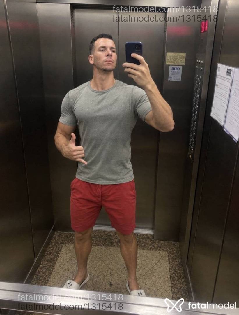 Acompanhante homem com cabelo castanho de olhos mel - Guilherme Grossão