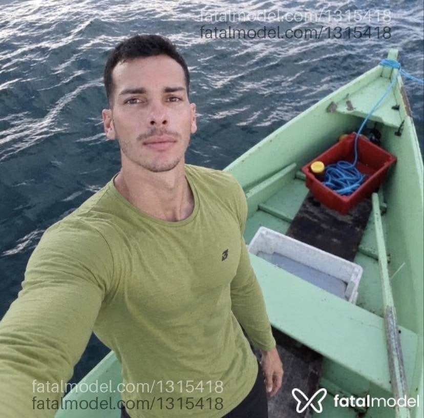 Acompanhante homem com cabelo castanho de olhos mel - Guilherme Grossão