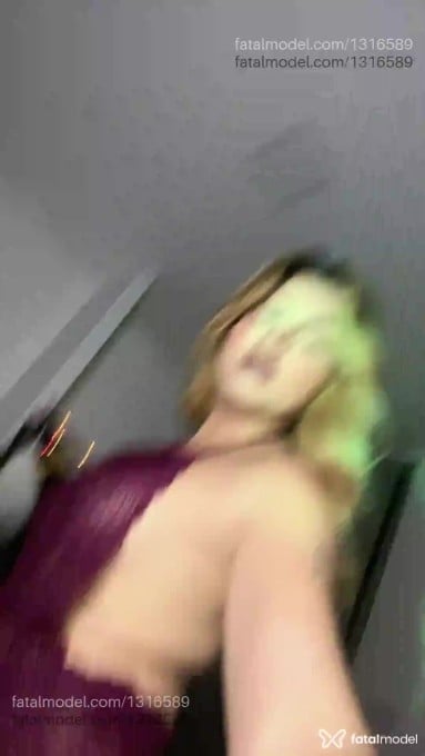 Acompanhante mulher trans loira (o) de olhos castanhos em Guarujá Acompanhante mulher trans loira (o) de olhos castanhos em Guarujá - Lana Reis