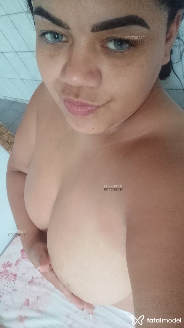 Acompanhante mulher com cabelo castanho de olhos verdes em Atibaia - Sofia