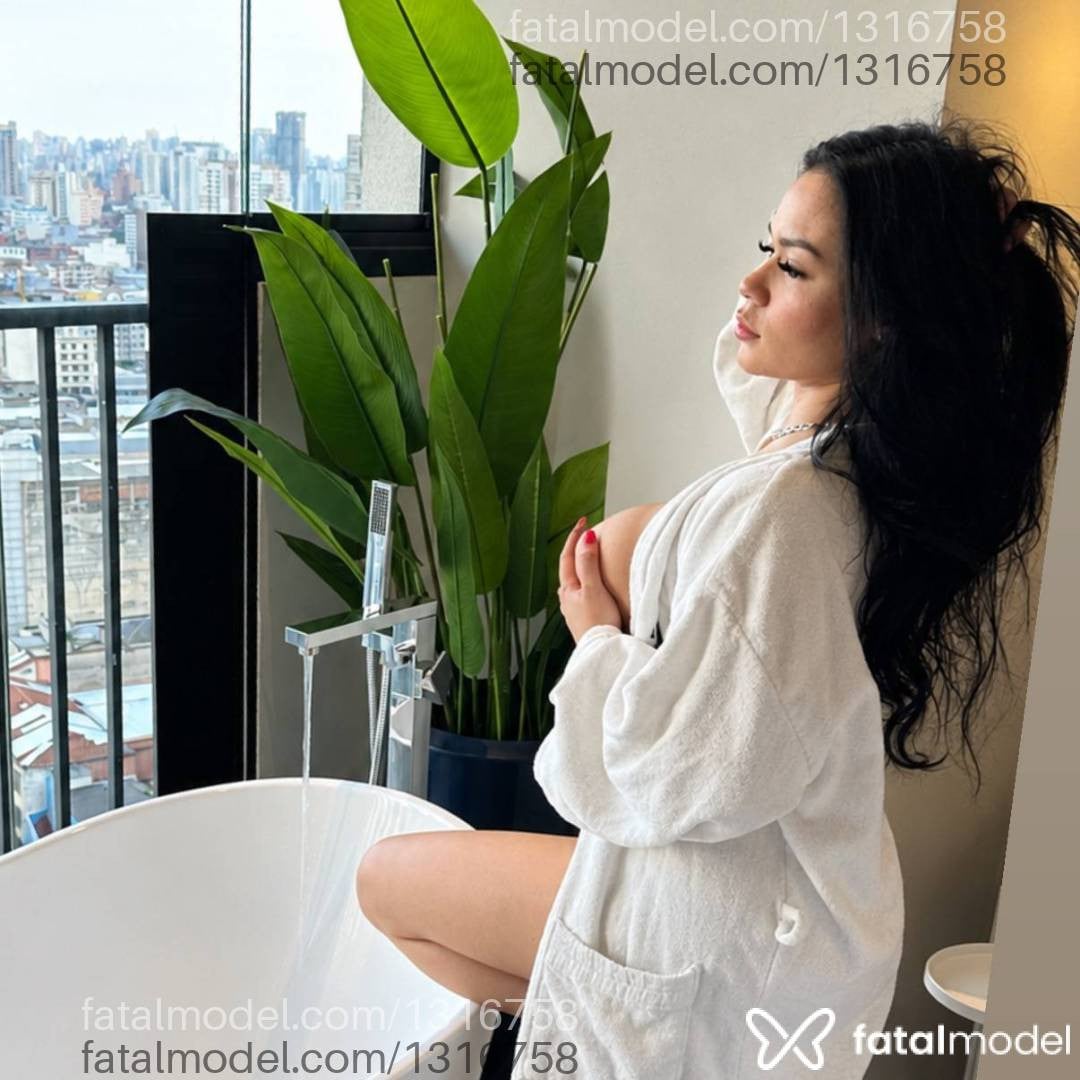 Acompanhante mulher morena (o) de olhos castanhos - Ayme