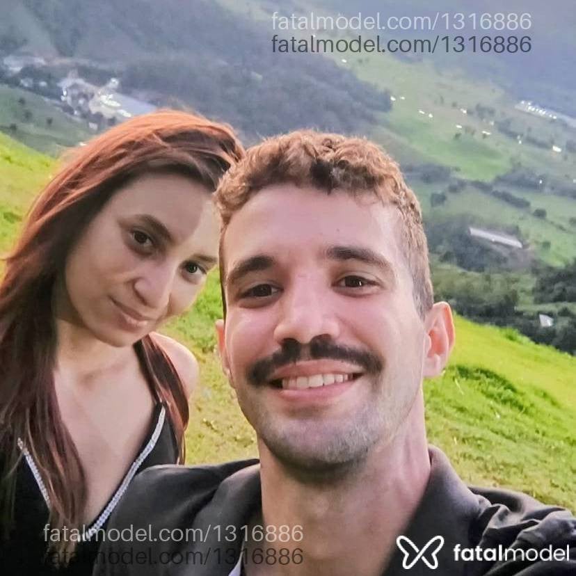 Acompanhante mulher com cabelo castanho de olhos castanhos - Delíciademais