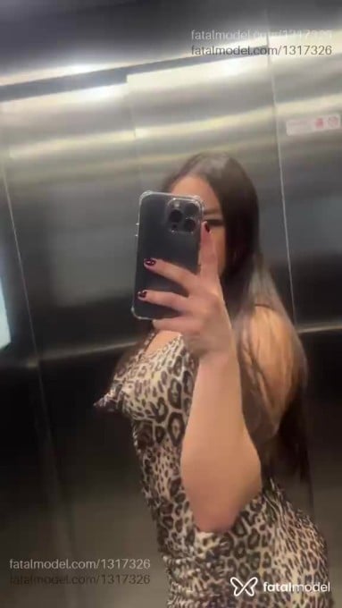 Acompanhante mulher trans com cabelo castanho de olhos verdes em Belo Horizonte - Rafaela Borges