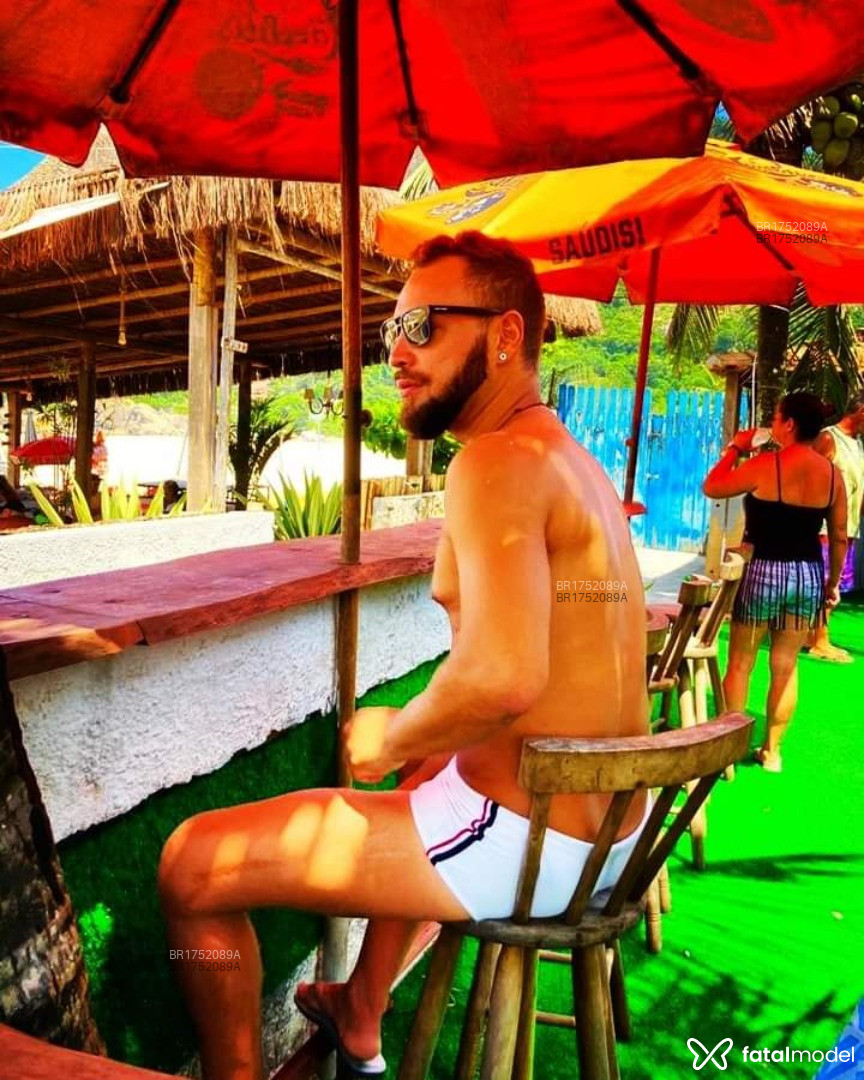 Acompanhante homem com cabelo castanho de olhos castanhos em Rio de Janeiro - Jack Darlan