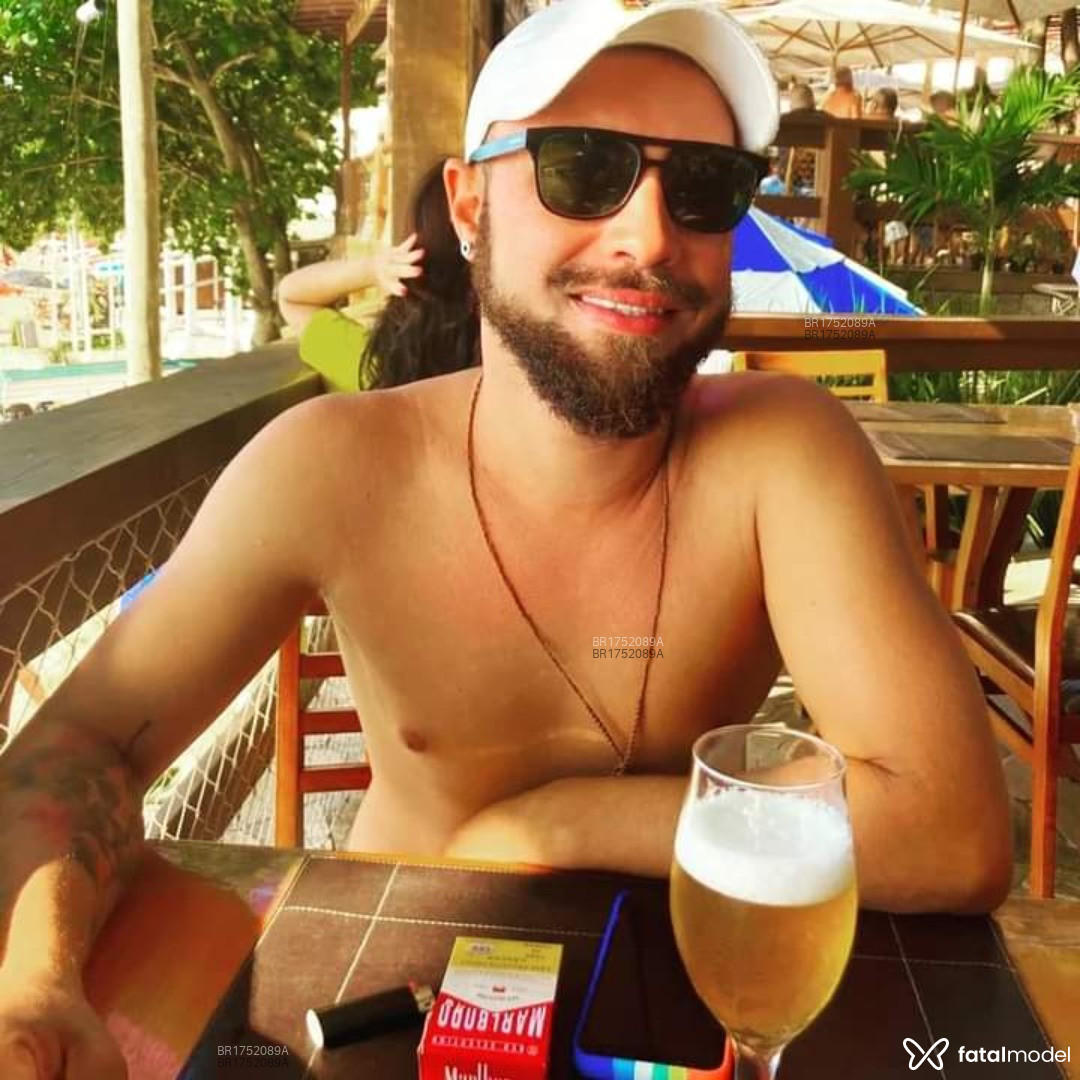 Acompanhante homem com cabelo castanho de olhos castanhos em Rio de Janeiro - Jack Darlan