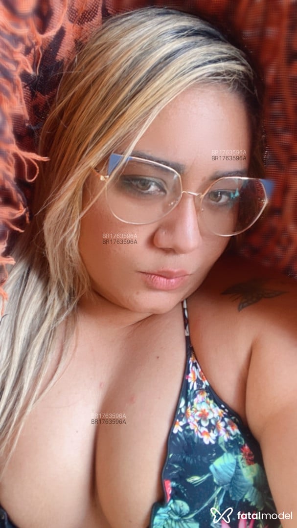 Acompanhante mulher loira (o) de olhos castanhos em São Paulo Acompanhante mulher loira (o) de olhos castanhos em São Paulo - Aghata
