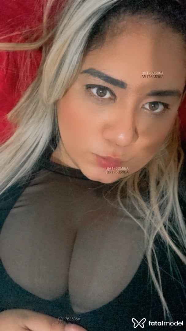 Acompanhante mulher loira (o) de olhos castanhos em São Paulo Acompanhante mulher loira (o) de olhos castanhos em São Paulo - Aghata