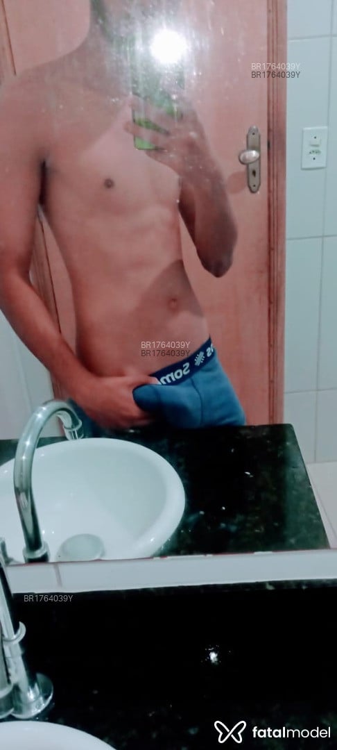 Acompanhante homem com cabelo castanho de olhos pretos em Anápolis Acompanhante homem com cabelo castanho de olhos pretos em Anápolis - Gustavo