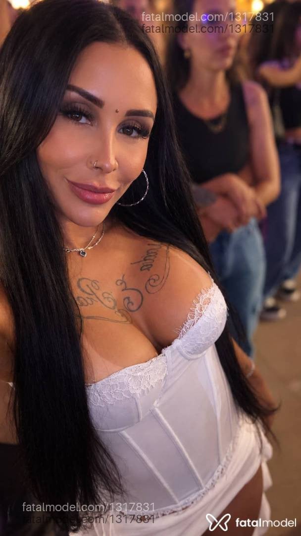 Acompanhante mulher morena (o) de olhos castanhos - Indiazinhaa