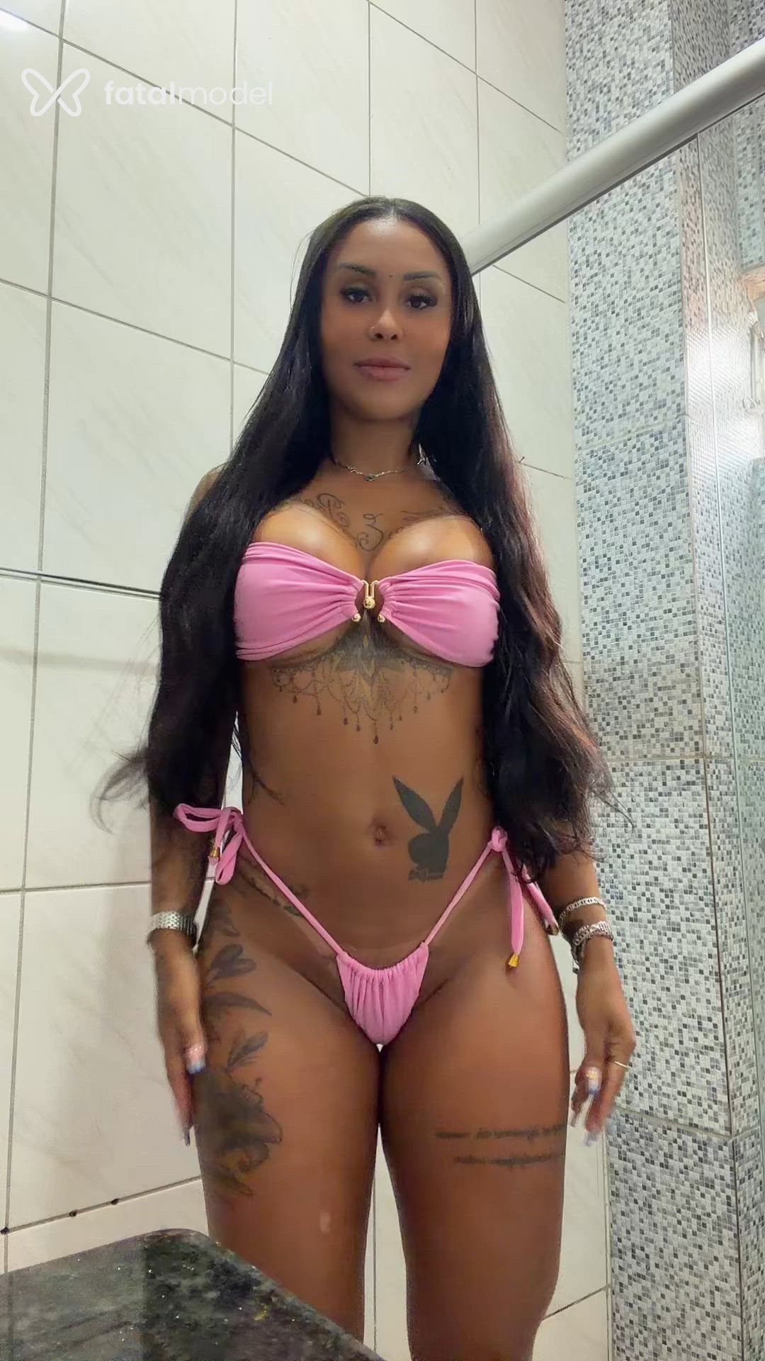 Acompanhante mulher morena (o) de olhos castanhos - Indiazinhaa