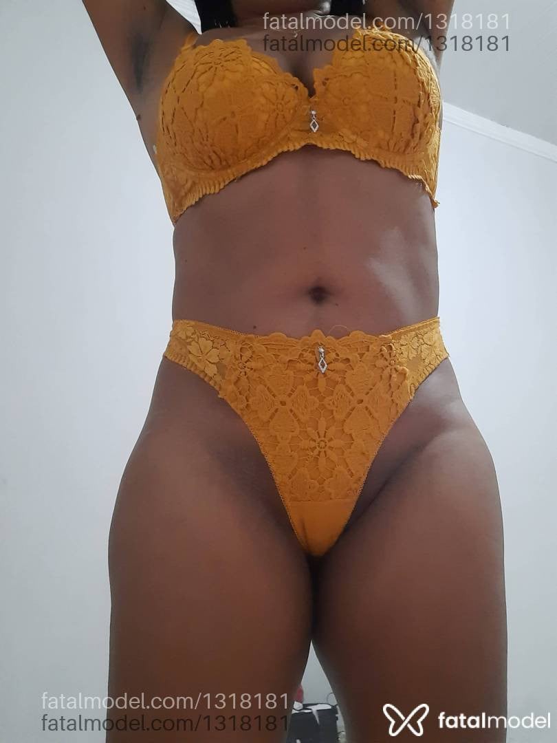 Acompanhante mulher morena (o) de olhos castanhos - Gaby cortezano