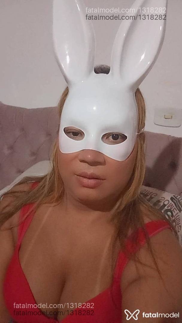 Acompanhante mulher trans morena (o) de olhos castanhos - Angel