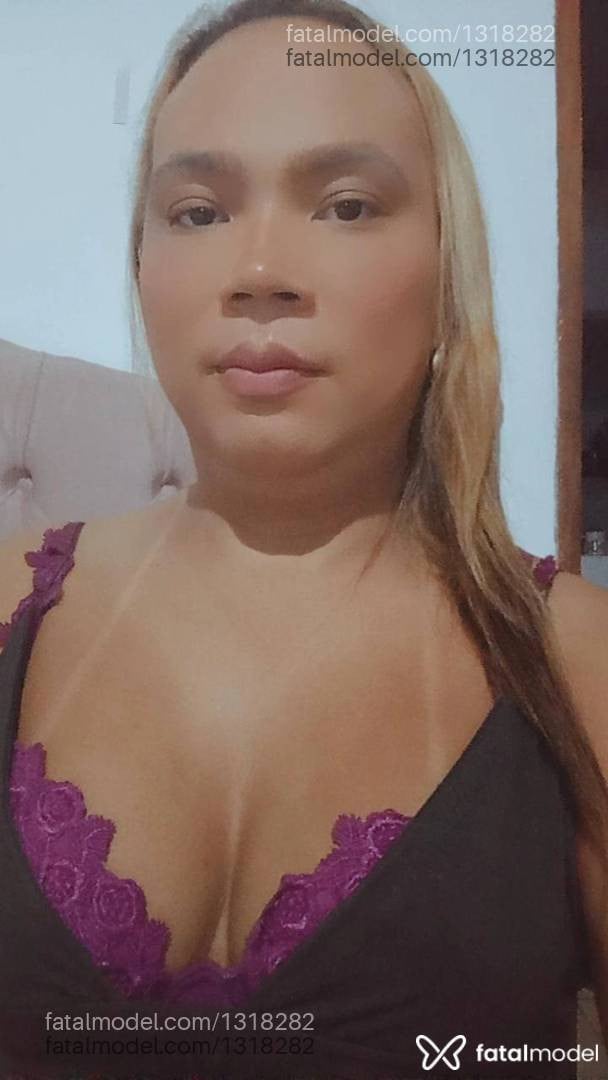 Acompanhante mulher trans morena (o) de olhos castanhos - Angel