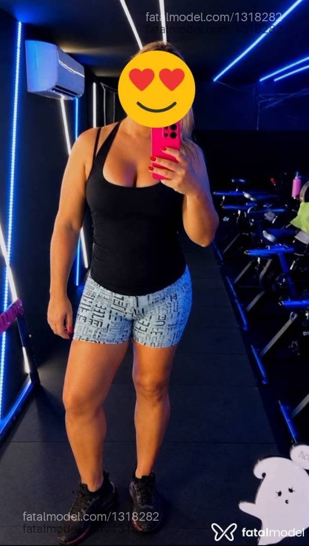 Acompanhante mulher trans morena (o) de olhos castanhos - Angel