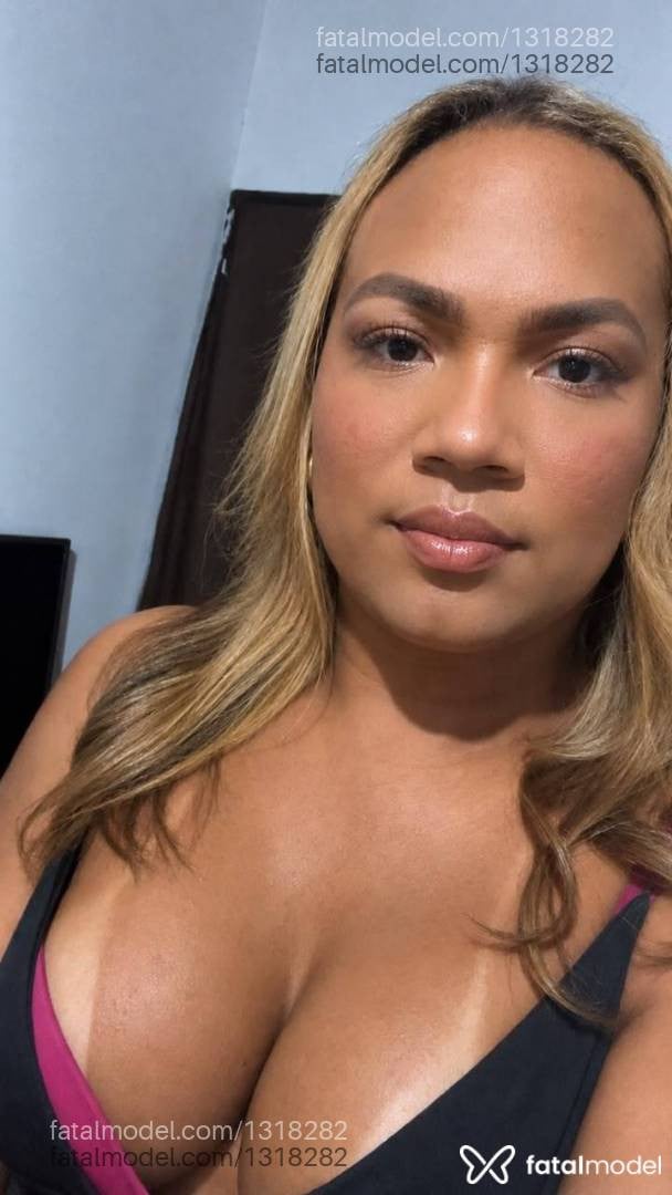 Acompanhante mulher trans morena (o) de olhos castanhos - Angel