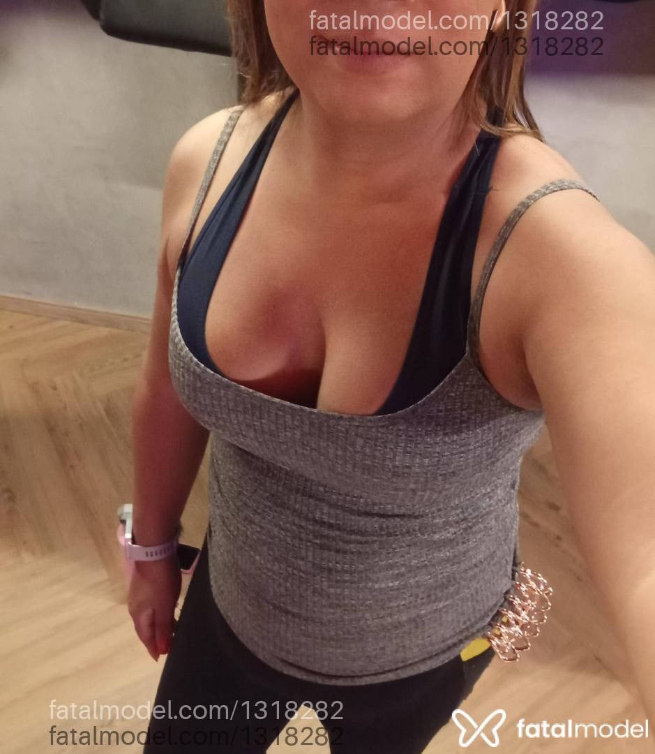 Acompanhante mulher trans morena (o) de olhos castanhos - Angel