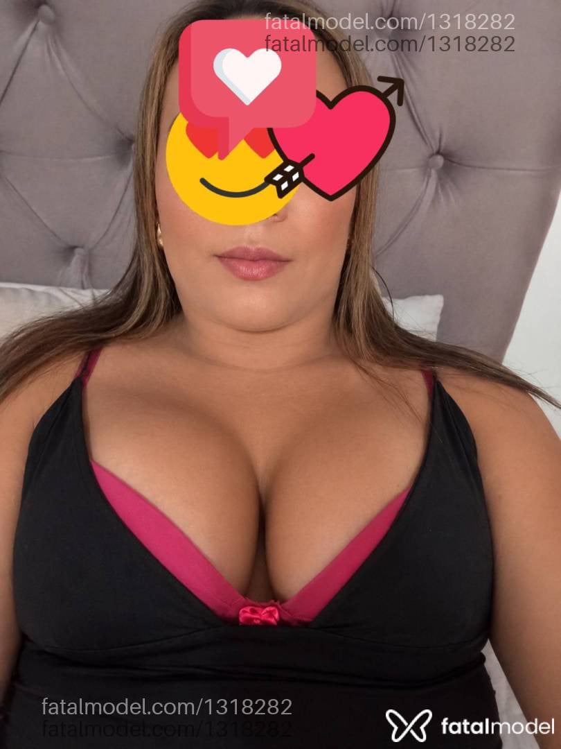Acompanhante mulher trans morena (o) de olhos castanhos - Angel