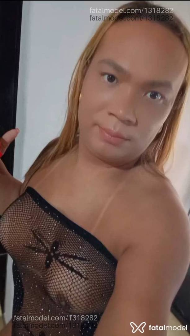 Acompanhante mulher trans morena (o) de olhos castanhos - Angel