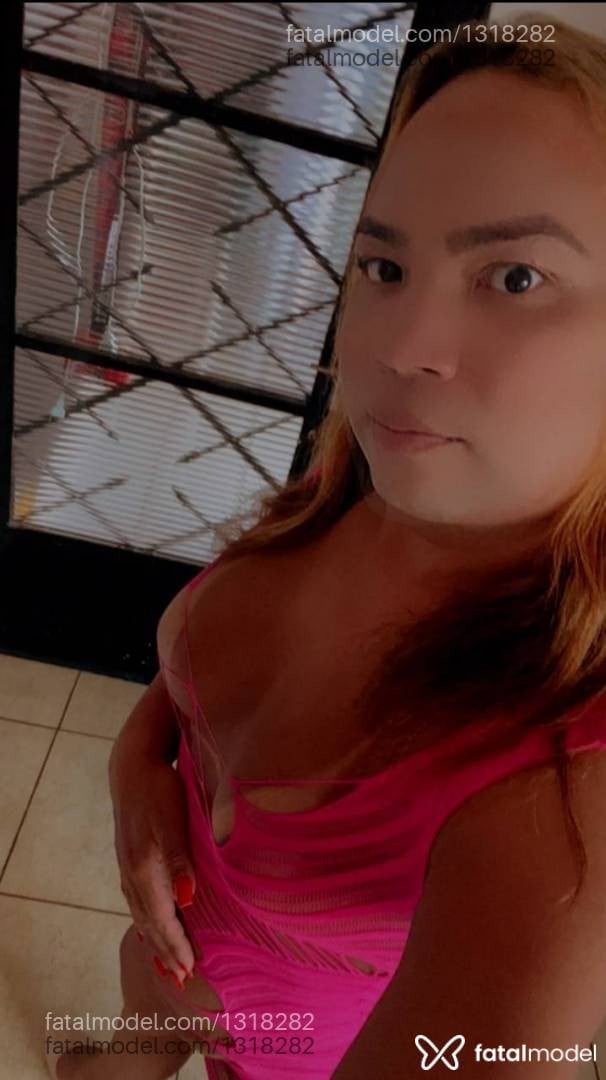 Acompanhante mulher trans morena (o) de olhos castanhos - Angel