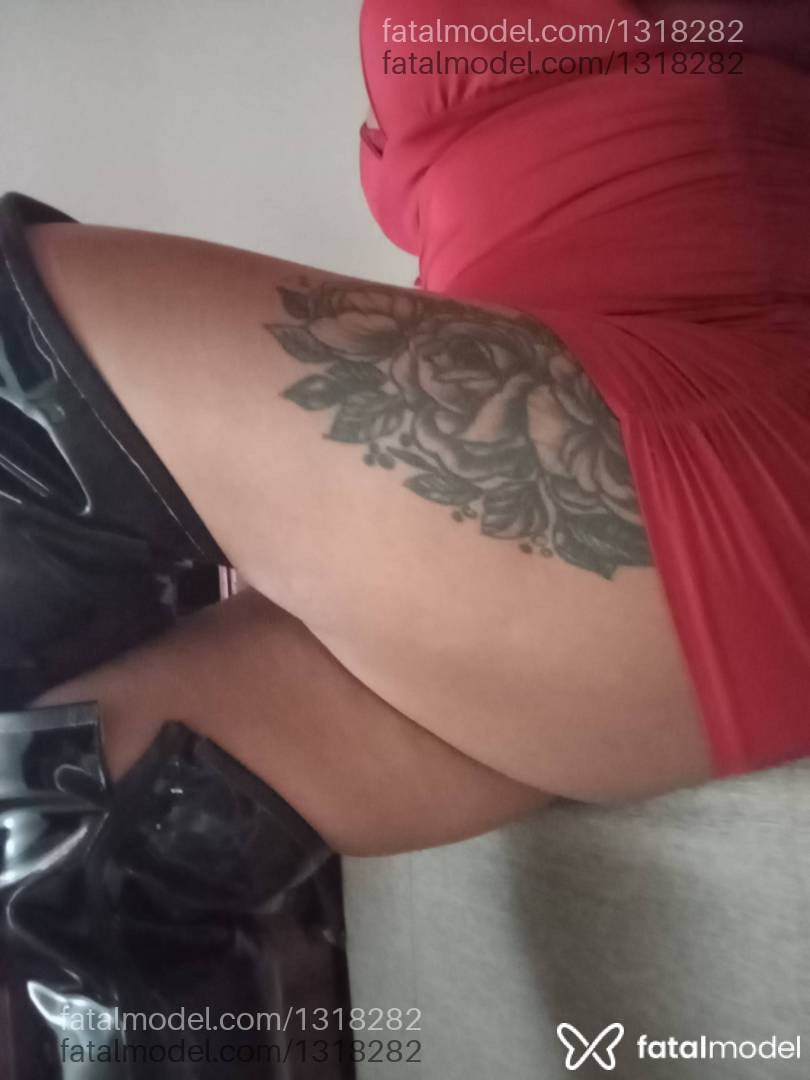 Acompanhante mulher trans morena (o) de olhos castanhos - Angel