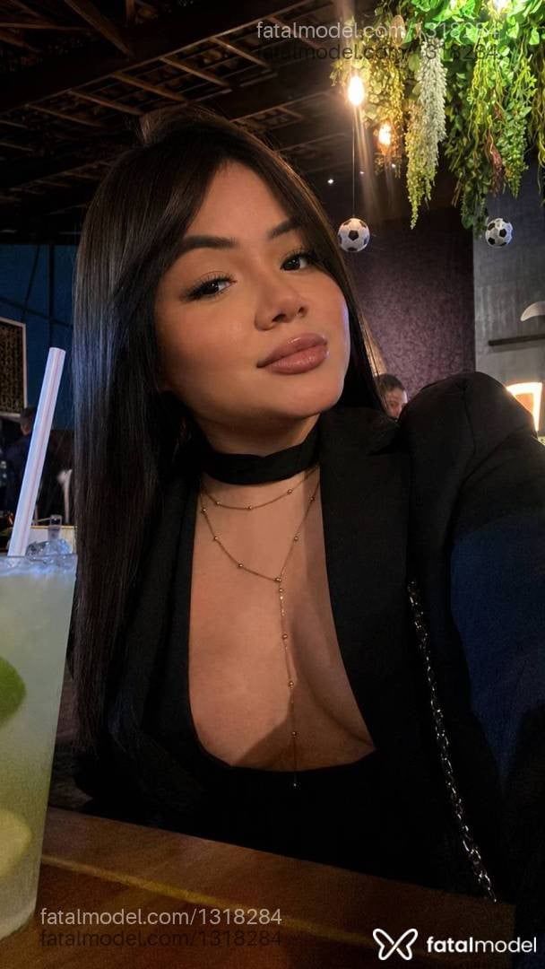 Acompanhante mulher morena (o) de olhos castanhos - ísis Bennett