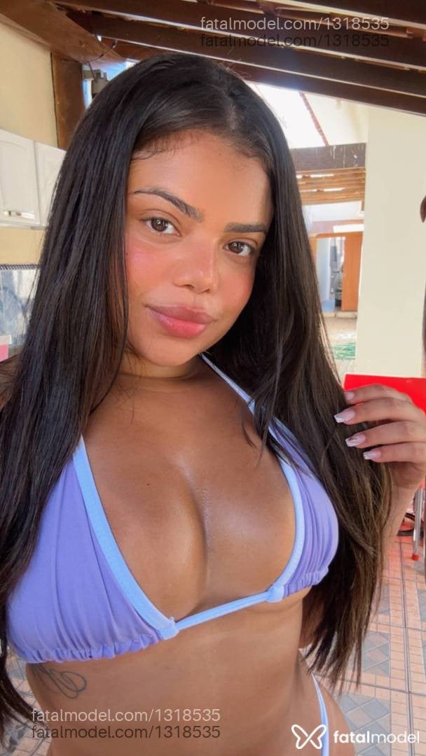 Acompanhante mulher com cabelo castanho de olhos castanhos - Amanda