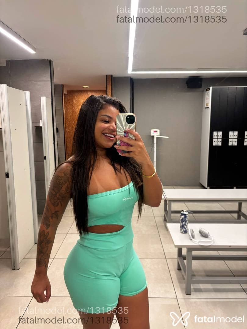 Acompanhante mulher com cabelo castanho de olhos castanhos - Amanda