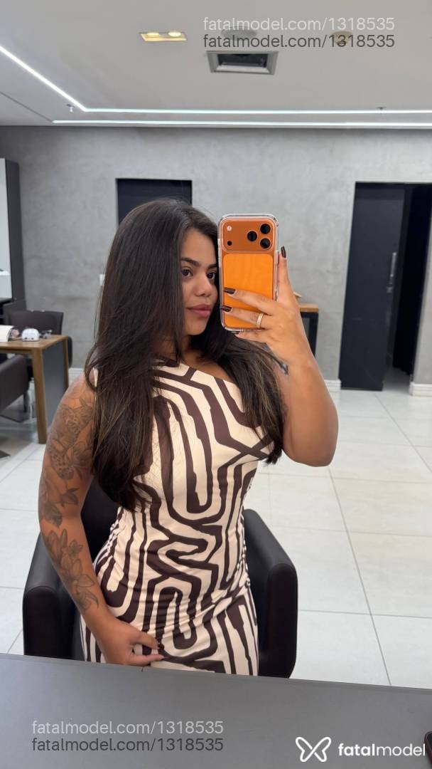 Acompanhante mulher com cabelo castanho de olhos castanhos - Amanda