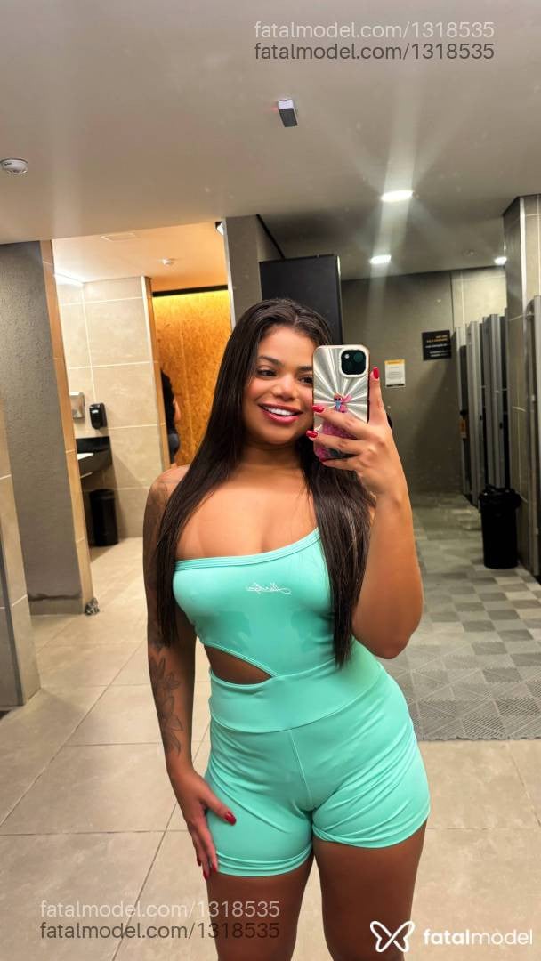 Acompanhante mulher com cabelo castanho de olhos castanhos - Amanda