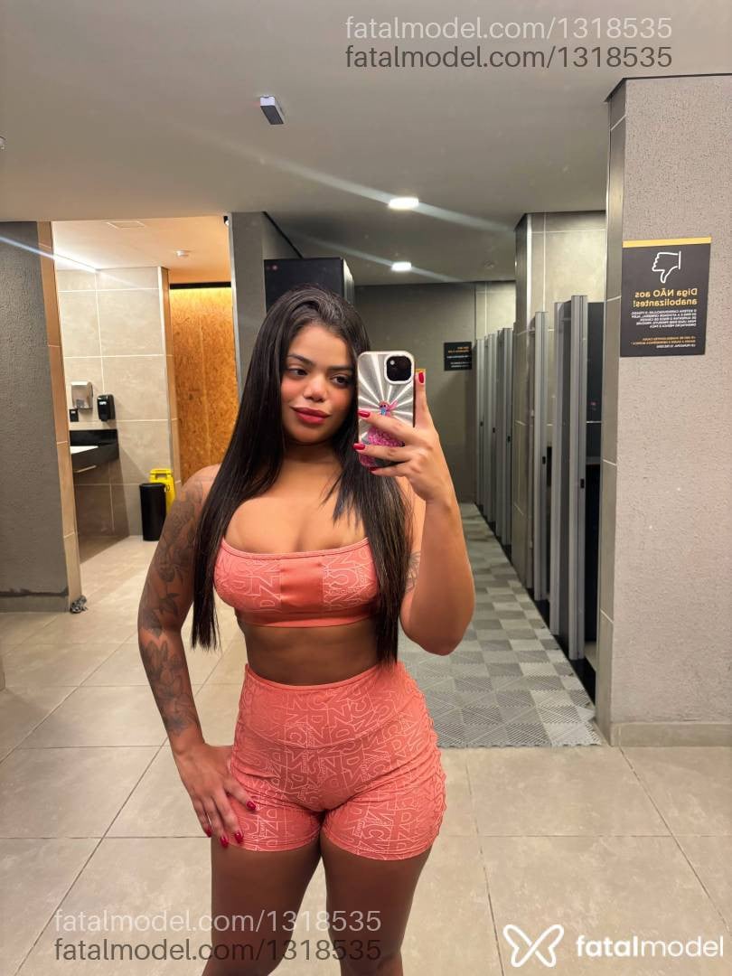 Acompanhante mulher com cabelo castanho de olhos castanhos - Amanda