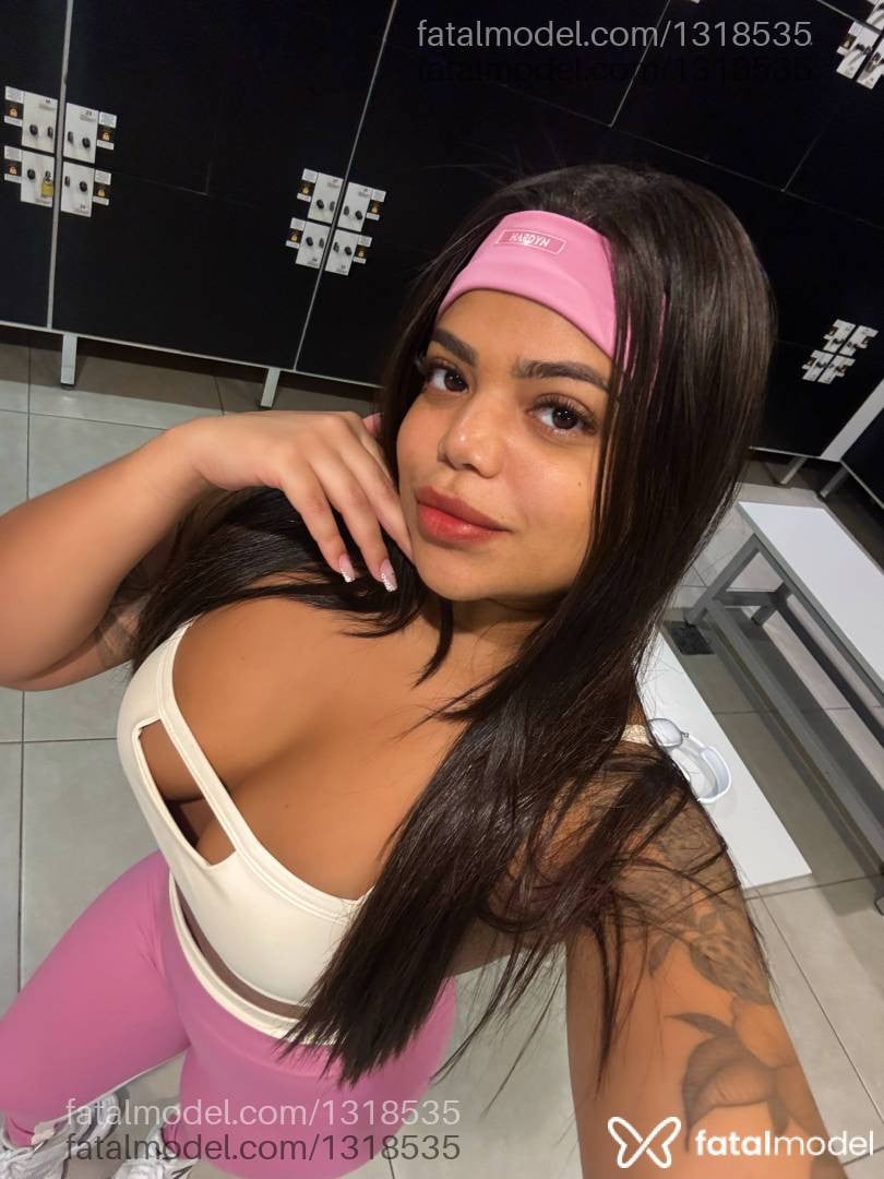 Acompanhante mulher com cabelo castanho de olhos castanhos - Amanda