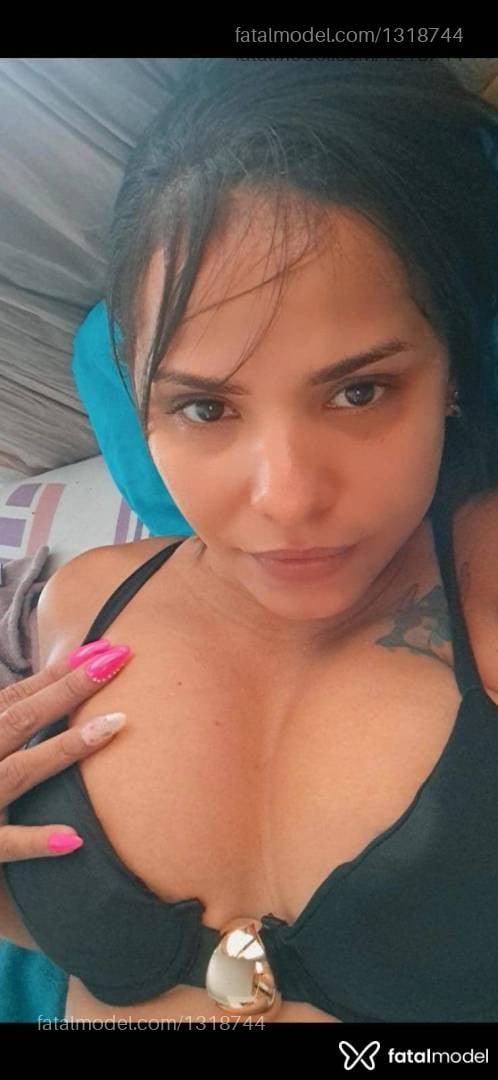 Acompanhante mulher com cabelo castanho de olhos castanhos - Anitta xavier