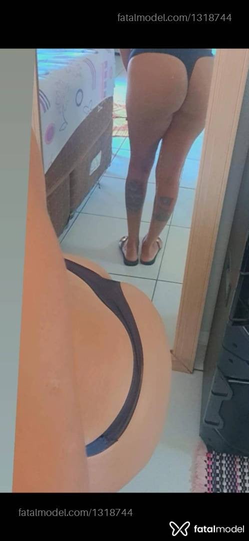 Acompanhante mulher com cabelo castanho de olhos castanhos - Anitta xavier