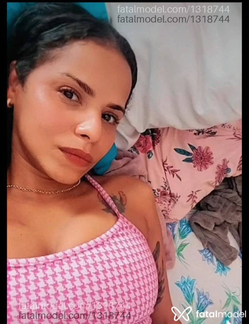 Acompanhante mulher com cabelo castanho de olhos castanhos - Anitta xavier