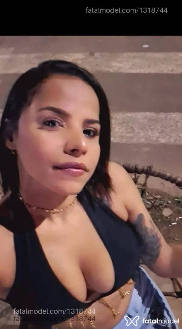 Acompanhante mulher com cabelo castanho de olhos castanhos - Anitta xavier