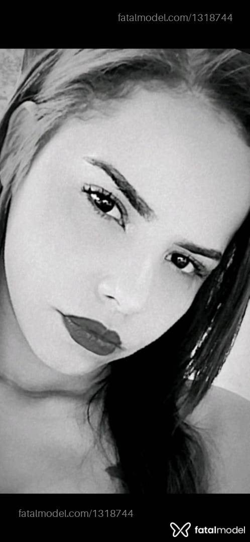 Acompanhante mulher com cabelo castanho de olhos castanhos - Anitta xavier