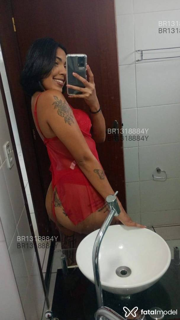 Acompanhante mulher morena (o) de olhos castanhos em Araruama Acompanhante mulher morena (o) de olhos castanhos em Araruama - Alice Camacho