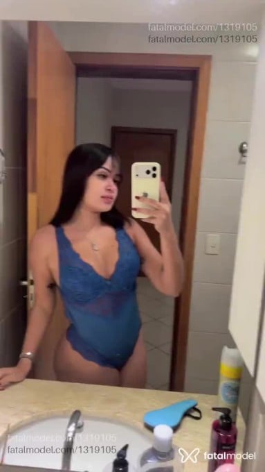 Acompanhante mulher com cabelo castanho de olhos castanhos - Mel