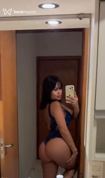 Acompanhante mulher com cabelo castanho de olhos castanhos - Mel